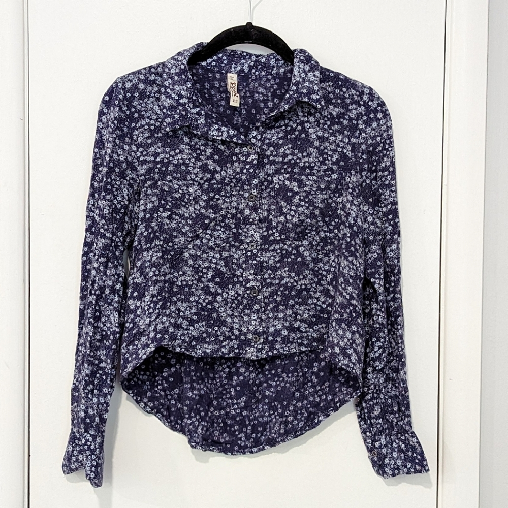 Mudd Floral High Low Crop Top